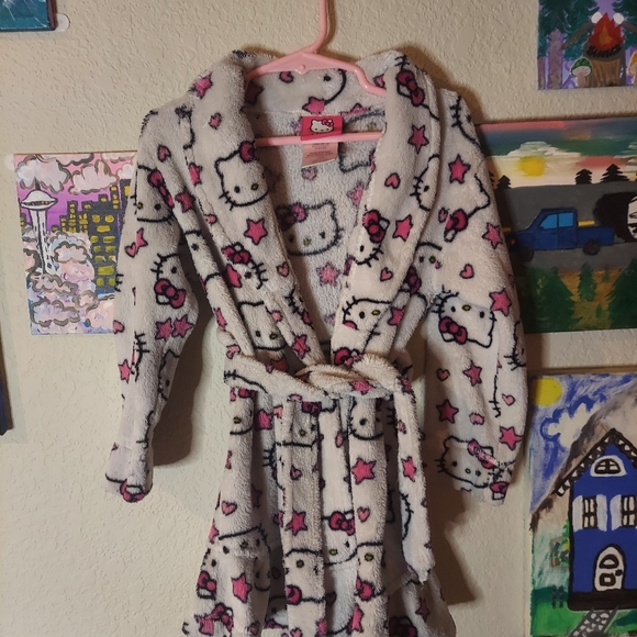 Girls Hello Kitty Robe - Picture 2 of 4